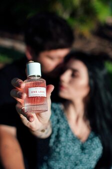 One Love Parfum &ndash; Feromonen Spray met Androstenol voor Vrouwen