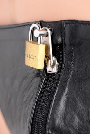 Leren Kuisheidskooi met Spikes – Strict Leather