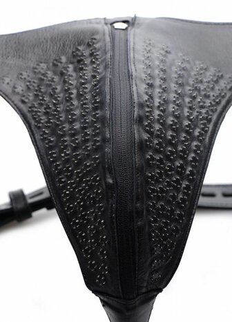 Spiked Leather Kuisheidsgordel Met Spikes